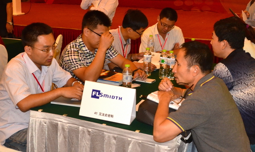 FL Smidth Talking with Suppliers