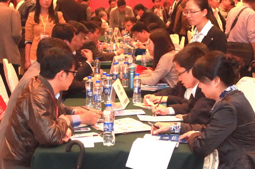 Bustling negotiation between suppliers and buyers