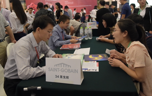 Negotiating Between French Saint Gobain and Suppliers 