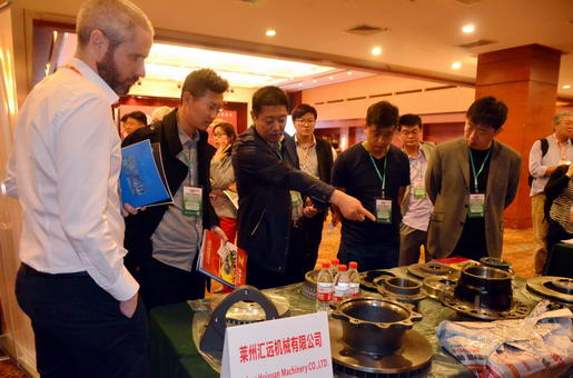  Purchasers to the Meeting Visited Samples From Laizhou Huiyuan Machinery Co., Ltd.