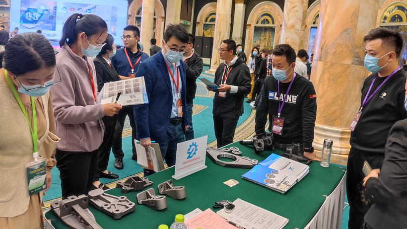 Purchasers visited samples booth